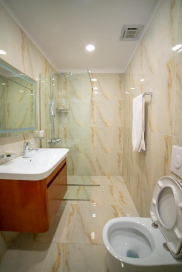 Nbt Hotel Reps Kukes ภายนอก รูปภาพ